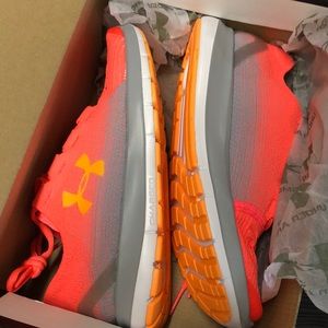 Under armor tennis shoes